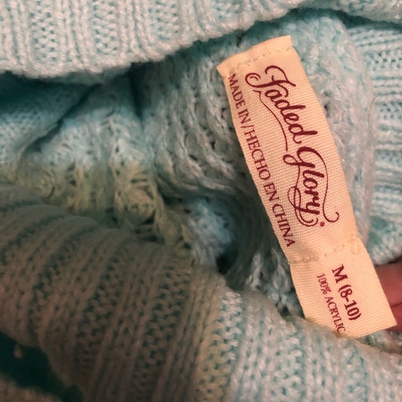 • Faded Glory turtleneck • - Picture 2 of 2